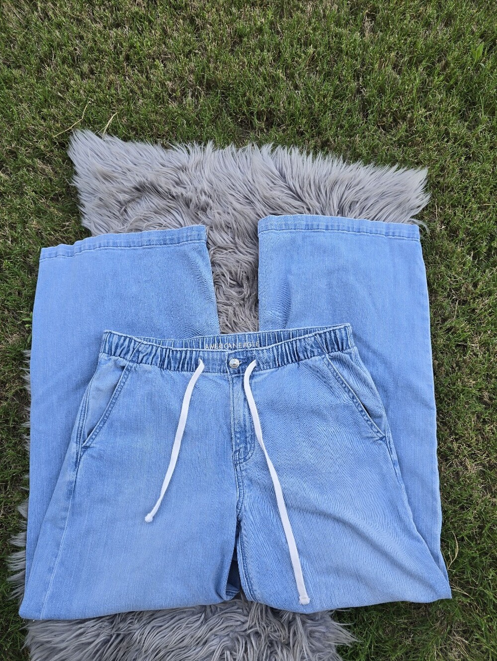 American Eagle Wide Legged Pants Size M
